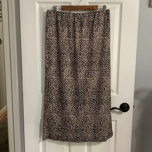 Leopard midi skirt with slit
